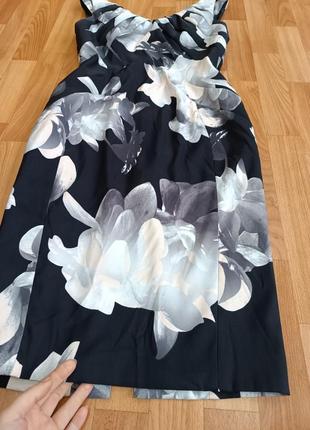 Шикарное платье в цветочный принт2 фото