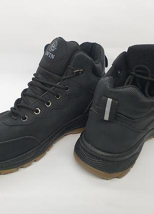 Мужские зимние ботинки/кроссовки на меху очень качественные