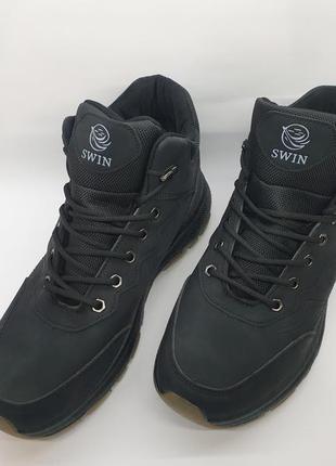 Мужские зимние ботинки/кроссовки на меху очень качественные