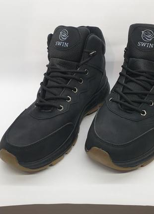 Мужские зимние ботинки/кроссовки на меху очень качественные