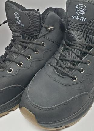 Мужские зимние ботинки/кроссовки на меху очень качественные