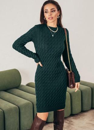 Зеленое мягкое вязаное платье с круглой горловиной3 фото