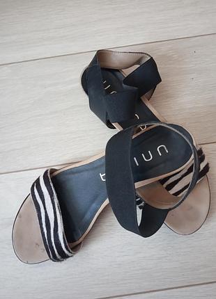 Шкіряні босоніжки