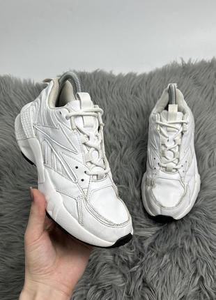 Кожаные кроссовки reebok