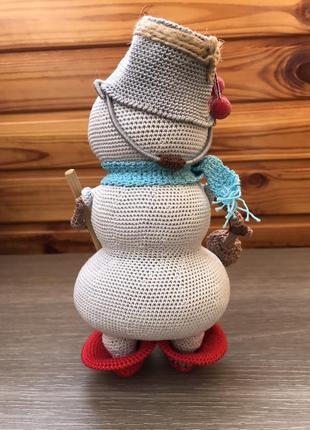 Вязаная крючком кукла новогодний снеговик ручной работы5 фото