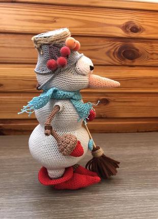Вязаная крючком кукла новогодний снеговик ручной работы4 фото