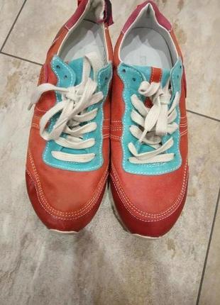 Кожаные кроссовки pataugas