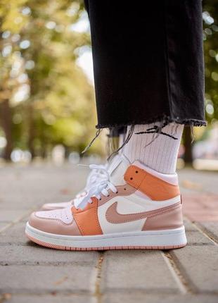 Демисезон женские кроссовки nike air jordan 1 retro high orange white beige1 фото