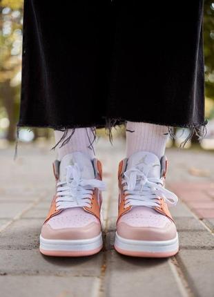 Демисезон женские кроссовки nike air jordan 1 retro high orange white beige6 фото