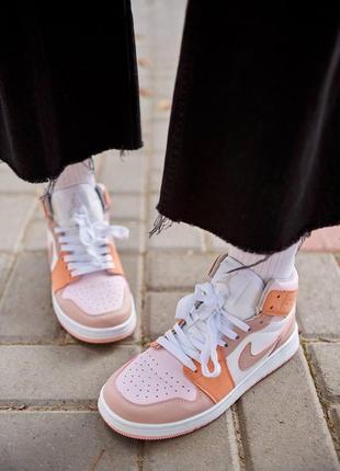 Демисезон женские кроссовки nike air jordan 1 retro high orange white beige3 фото