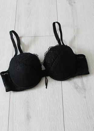 Черный бюстгальтер с кружевом lingerie