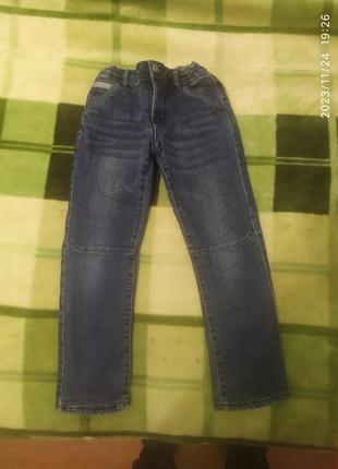 Продам джинсы теплые на флисе 116