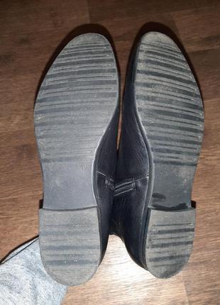 Ботинки-челси кожаные на низком каблуке8 фото