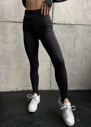 Утепленные флисом леггинсы со штрипками. черные м