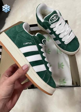 Зимние женские кроссовки adidas campus winter green white fur зеленого с белым цвета с мехом