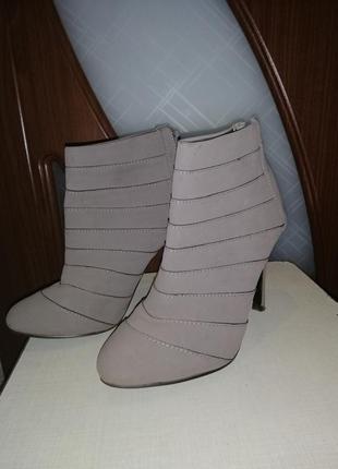 Демі черевики р. 37