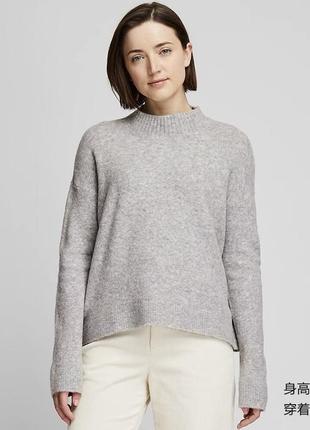 Светр пряме горло uniqlo