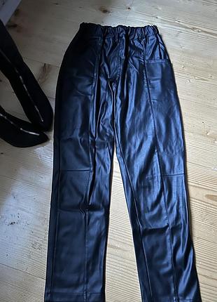 Штани жіночі шкіряні