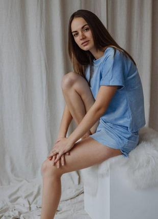 Женская короткая велюровая пижама (футболка + шорты)2 фото