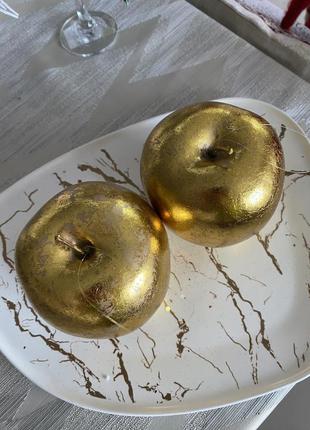 Набір (2шт) підвісних декоративних яблук, 10.3см , золото ( пінопласт )5 фото