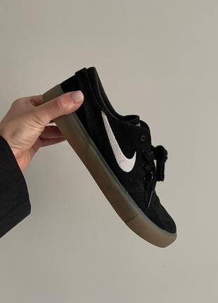 Кросівки унісекс yellow and orange nike shoes for kids з темною підошвою