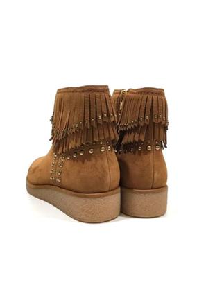 Кожаные нубуковые угги ugg ariane

🇺🇲 демисезонные / осенние / весенние женские ботинки на низком ходу с бахромой в этностиле 37 размер5 фото