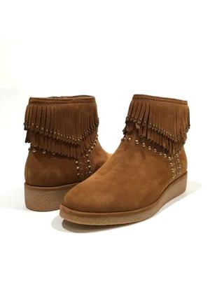 Кожаные нубуковые угги ugg ariane

🇺🇲 демисезонные / осенние / весенние женские ботинки на низком ходу с бахромой в этностиле 37 размер