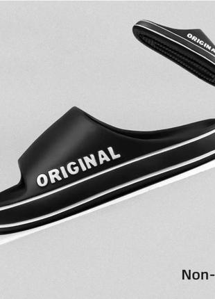Трендові чорні шльопанці 40-41р антиховзання