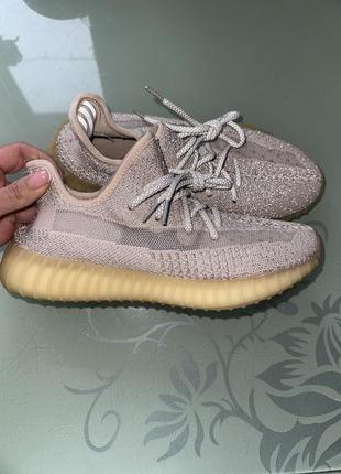 Кроссовки adidas yezzy