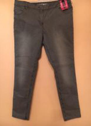 Стильные джинсы из стрейчевой ткани в полоску.1 фото
