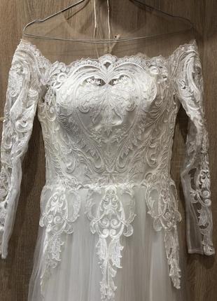 Шикарне плаття  весільне зі шлейфом2 фото