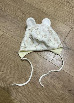 Велюрова флісова тепла демісезонна шапочка з вушками ведмедик на новонародженого