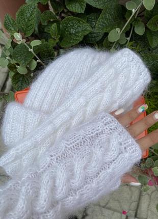 Вязаные перчатки белые шарфик ручная работа шапочка белая пушистая перчатки женские пушистые белые молочные метенки без пальцев7 фото