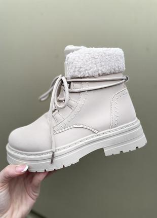 Зимові жіночі черевики/ зимние ботинки бежеві1 фото