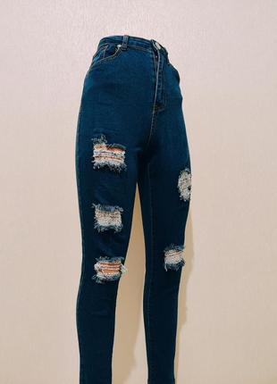 Фирменные джинсы