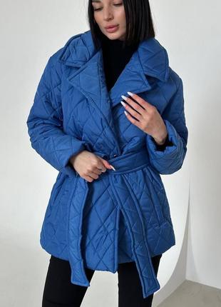 Стеганое пальто с поясом5 фото