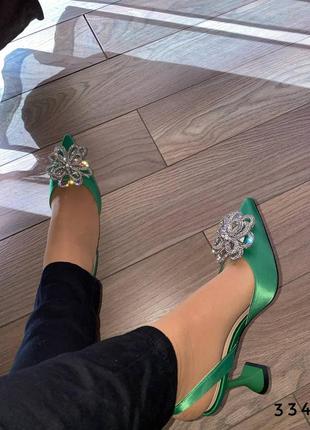 Зеленые туфли на каблуке рюмка8 фото
