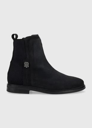 Замшеві черевики tommy hilfiger th essentials flat boot fw0fw06740