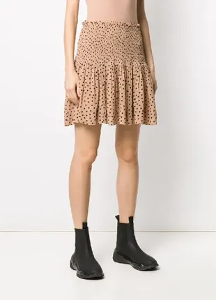 Оригинальная мини юбка ganni shirred polka-dom crepe skirt1 фото