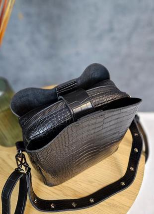 Трендовая сумка черная под крокодила, рептилию, черная женская сумочка из качественной экокожи10 фото