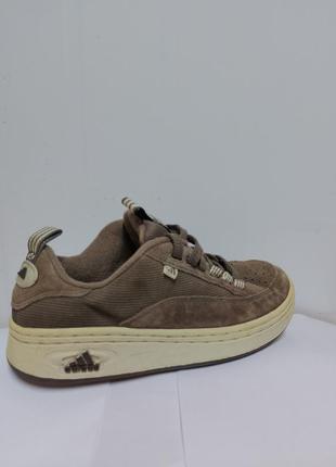 Adidas індонезія