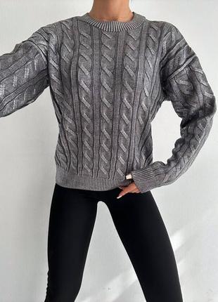 Подовжений вʼязаний светр косичка з напиленням золотистий сріблястий светр красивий стильний тренд5 фото