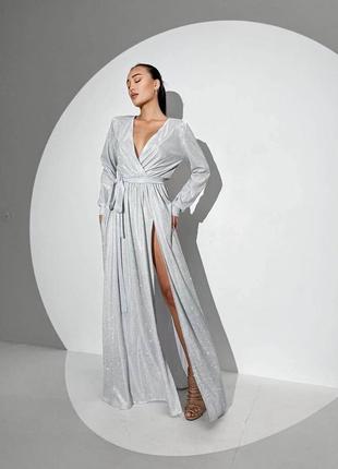 Вечернее платье из люрекса на запах с разрезом