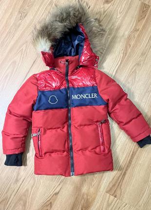 Очень стильная и теплая куртка moncler 😎