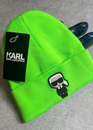 Шапка в стиле karl lagerfeld