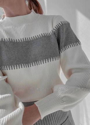 Стильний діловий жіночий костюм светр і спідниця в рубчик4 фото