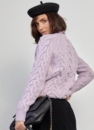 Женский свитер из крупной вязки в косичке6 фото