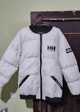 Диво куртка helly hansen/moschino