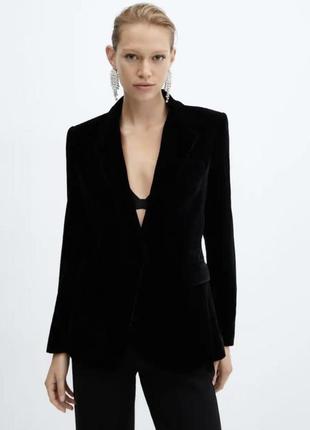 Черный велюровый пиджак,черный бархатный блейзер из новой коллекции mango размер l можно на s,m