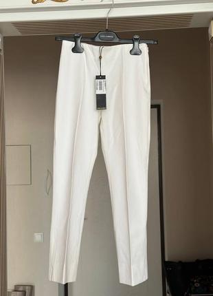 Kobi halperin нові!
білі штани американського бренду5 фото